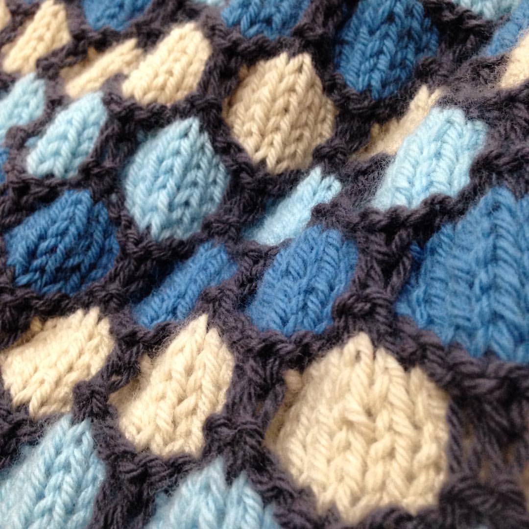 honeycomb blanket in blues