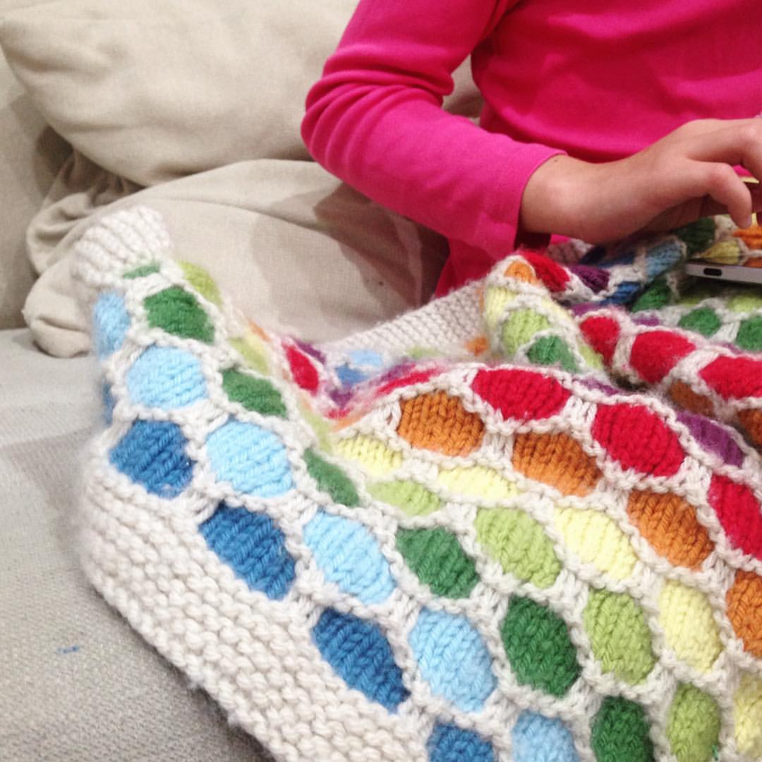 honeycomb blanket rainbow in use